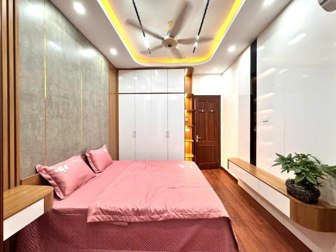 NHÀ ĐẸP AN DƯƠNG VƯƠNG – Ô TÔ ĐỖ CỬA, VÀO NHÀ – VIEW SÔNG HỒNG.